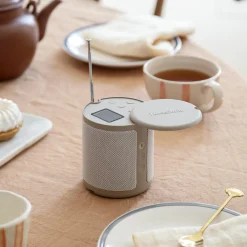 Dabbie Radio, ivory sand