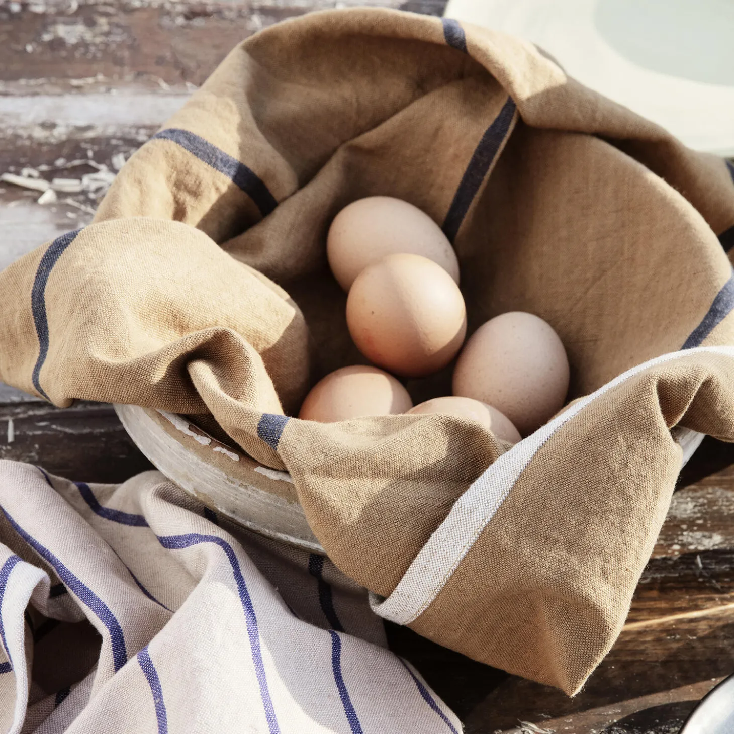 Hale Tea Towel, sand/black