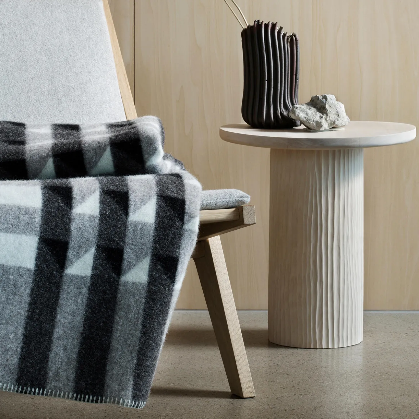 KVAM Throw, greyscale