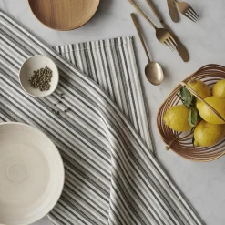 Viskestykke, small stripes